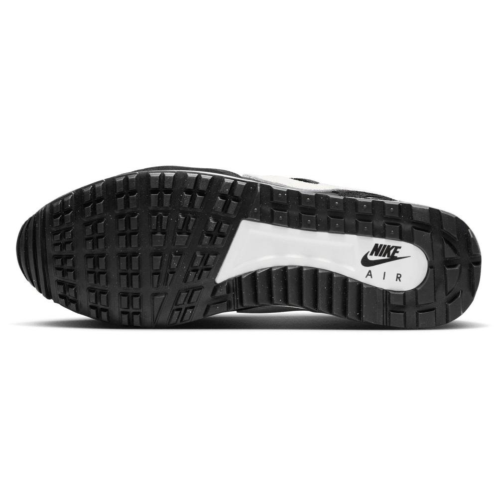Black and white g nikes clearance